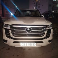 بيع او شراء لاندكروزر 2022 خليجي لون ابيض توين تيربو ساز شاشات وتطبيق ...