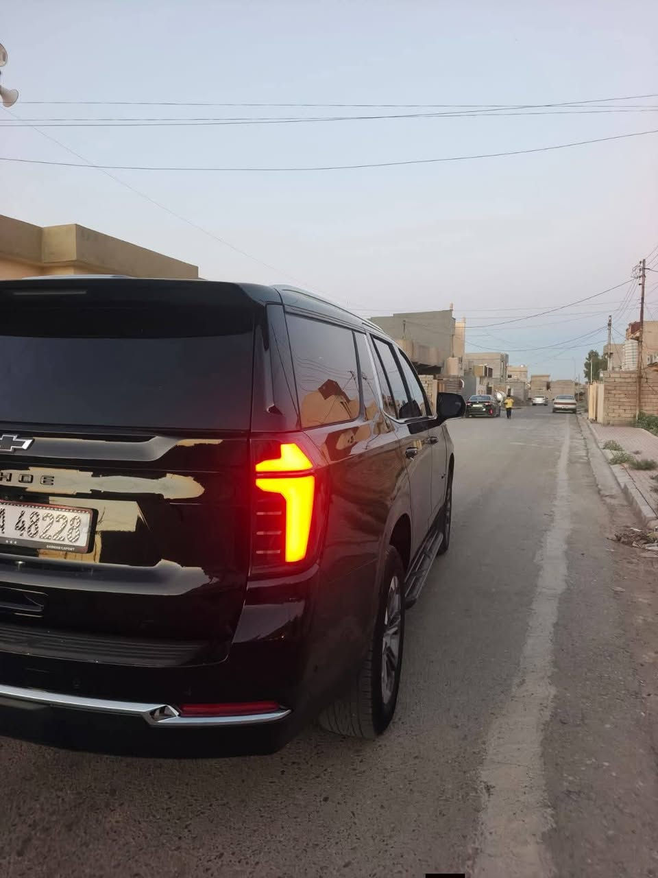 السلام عليكم تاهو للبيع موديل 2025
فول مواصفات بلاك ادكشن
السياره بيه الجاملق اليسار مصبوق فقط بدون دواخل 
السياره ماشيه 12الف ميل 
ام العلامه السوده 
المواصفات 
بانوراما على طول السياره 
خزن ميموري 
كشنات جلد كهرباك 
رقم السياره صلاح الدين شهداء 
السعر 400$4 دفاتر وعشره 
رقم ***********
بيه مجال
