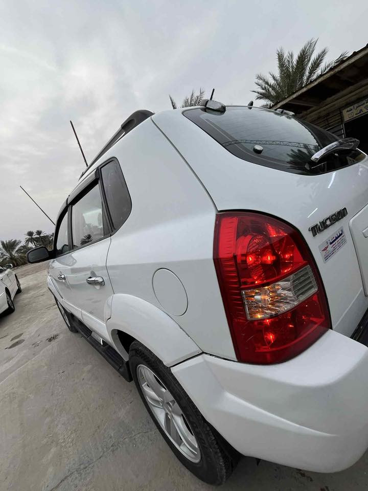 للبيع توسان ٢٠٠٩ خليجي كفاله عام جديدة جدا 
كفاله كير محرك تدفئة تبريد كفاله من صبغ وفتح وتبديل فول مواصفات فول الفول 
فتحة شاشة رقم بابل دولي مانقصها برغي جاهزة 
مكاني الحلة
***********
