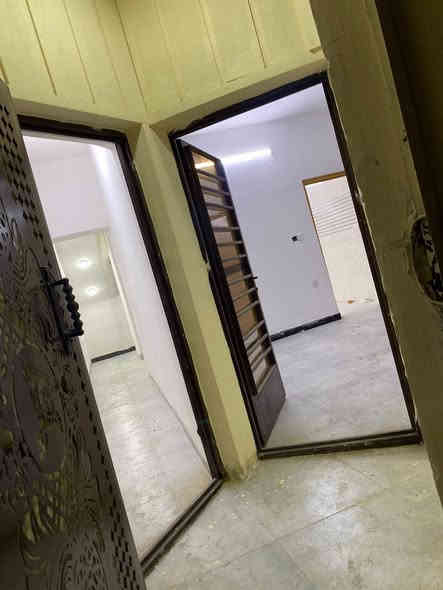 دار للبيع ديوان المخابرات للاستثمار مؤجر حاليا ٥٠٠ ألف المساحه ٥٥ متر طابقين يحتوي على غرفتين نوم الطابق مع بيتونه والسطح مع هول ومطبخ كبير وصحيات ومنور موضحه بصور النشر للاستفسار الاتصال على الرقم التالي *********** السعر المطلوب ١٥٠ مليون
