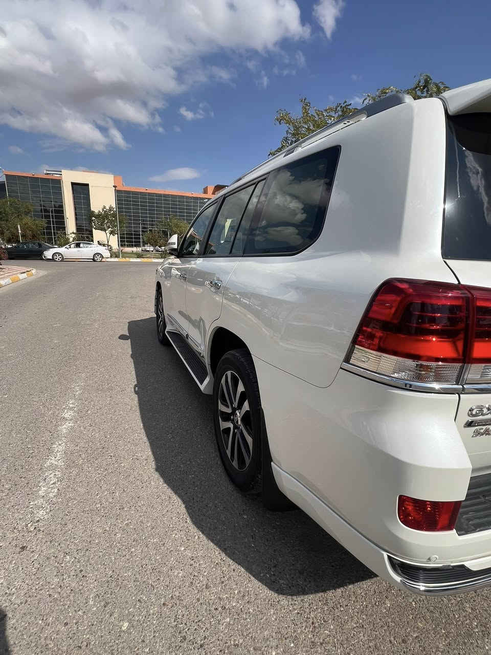 للبيع لاندكروز بلاك تورنك
موديل 2019
بغداد 
محرك 8
كشن جلد 3دكم
حساس امامي حساس خلفي
لايت اسود ابلادي
المسافه المقطوعه 85 الف حقيقي
السياره كفاله عدا شبر صبغ بلتكمه اثر طابوكه 
كير محرك كفاله 
السياره الف متصرف عليها
السعر 53 الف /يعني 530 ورقه 
للاستفسار ***********
