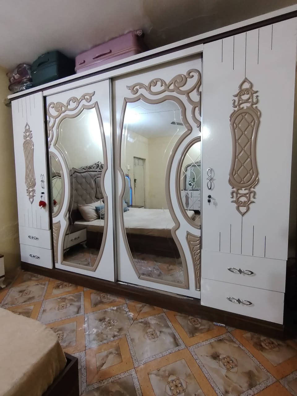 سلام عليكم هاي غرفه بيع مستعجل عدنه مريض استعمل ٣اشهر  فخمه جبيره اخذتها ١٨٠٠  لونها مميز وضد وصخ ولتراب وياها دوشك طبي هديه ومزهريه سعرها ٧٠٠ مكان رمادي تأميم ركن مدينه


**إذا كنت صاحب هذا الإعلان وتريد حذفه لأي سبب، رجاءا أرسل رسالة إلى الدعم الفني**