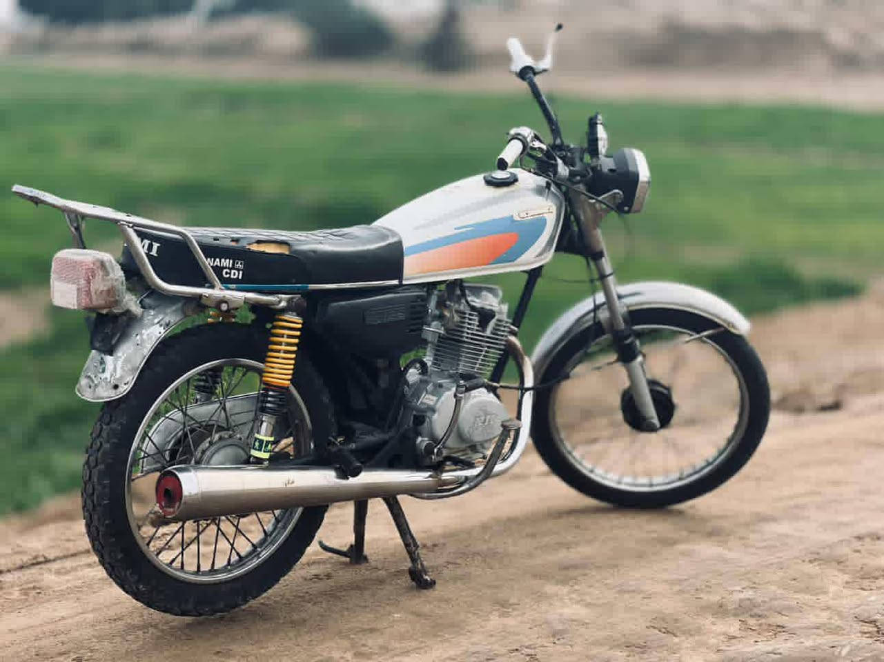 سلام عليكم دراجة للبيع (كلك) 
محرك شلامجة اصل 22 وشاصي 22
باقي تفاصيل خاص يم مرتضى احمد  او تصال ***********
وشراي يدلل مكان بين شطره غراف
