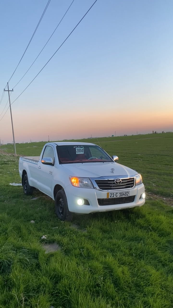 مەرزیە مۆدیل 2014شەریکەی جیهان بۆ فرۆشتن گیڕو مەکینەو ئەکسلو تەبریت بەشەرت مەکینە تازە تەئمیرە ڕەقەمو سەنەوی تازەیە تا 2029پیشو دوای تازە دام گرتوە  هەرزەی تازەیە پەڵە پەڵە بۆیاغی هەیە بە حیزام دەی فرۆشم نمونە لە جوانیوە خاوێنی ماڵی خۆمە ماعرەج نیە شوێن هەولێر 
***********
تکایە جوابی کۆمێنت نادەمەوە مشتەریت تیل بکە
