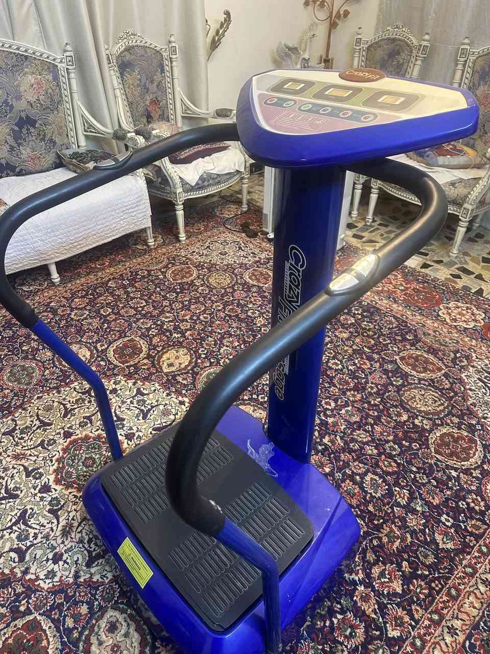 سلام عليكم عندي جهاز هزاز لحرق الدهون وإنزال الوزن جديد غير مستعمل سعره 120الف  وبيه مجال الشراي يتصل على الرقم *********** عنواني زيونه
