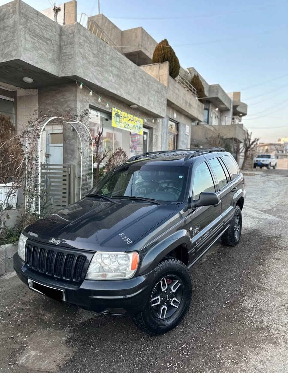 جيب لاريدو موديل٢٠٠٠
بئ سبوغ بئ ليدراو

رةقةم و سةنةوي تازةية
غاز.  و بةنزينة

85$

***********
