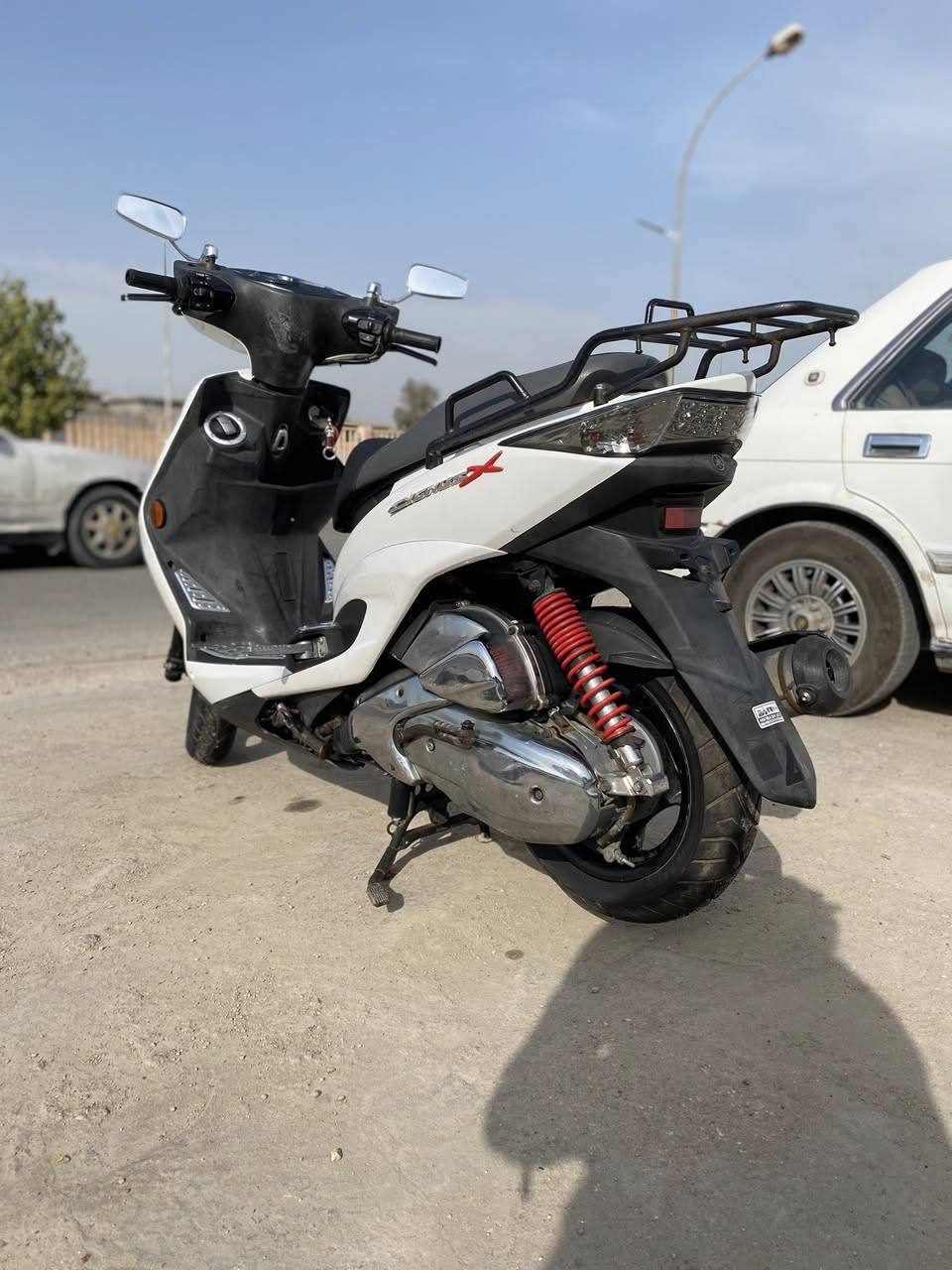 سكنس لد ياباني نوزل قبق نفخ بالباكيت منزله رمبه من معرض القبطان شارع فلسطين يوم 26/10/2025 واوراق المعرض والمنفيست كدامكم الدراجه استخدام شخصي الله شاهد يمكن بل ٢٠ مره سقته مالي واهسهه
المواصفات 
1تدفئه باليدات 
2تزويد بلادي من اليابان قبق هندر وشوته نيكلات 
3بيه كلج رياضي من اليابان اول منزلته من التريله شفته
لو امامي لو خلفي مااذكر 
4ماشيه 37الف حقيقي اخت الزيرو 
عنواني عامريه الفلوجه رقمي ***********
سعر الشراء مليون و800 الف وكدامكم بالمكاتبه موجود
سعر البيع مليون و650 وبيه مجال شي قليل وشايف الف خير صاحب النصيب تحياتي للجميع
