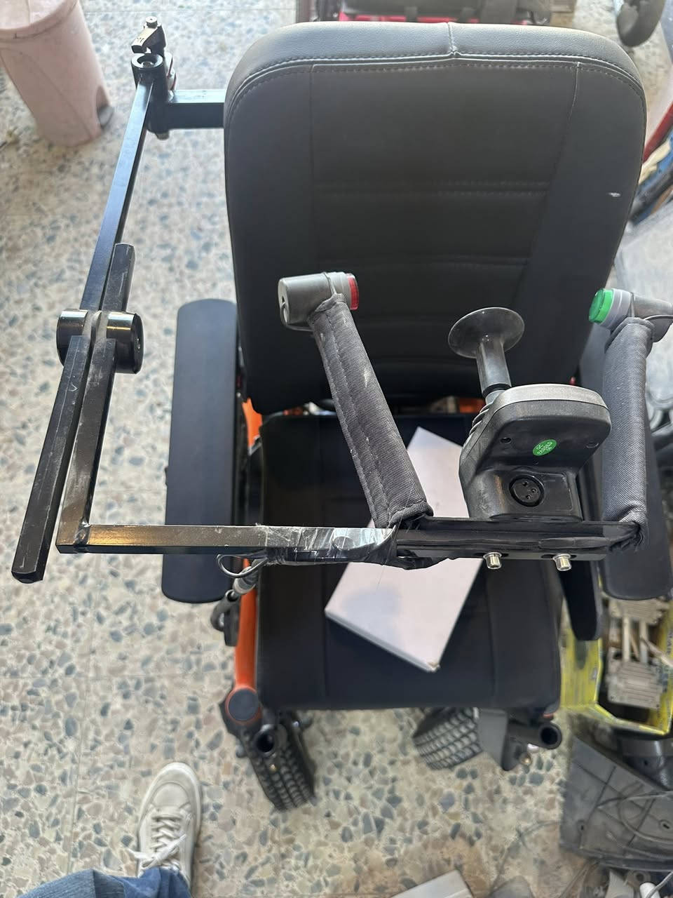 كرسي جديد لذوي الاحتياجات الخاصة (الشلل الرباعي)، بسعر مناسب جداً 

للتواصل عالخاص او مراسلة حساب الواتساب HTTPS://wa.me/9647502875288

ملاحظة : يمكن تحويره لجهاز تقليدي يكون بيه الگير على جانب الكرسي.


**إذا كنت صاحب هذا الإعلان وتريد حذفه لأي سبب، رجاءا أرسل رسالة إلى الدعم الفني**
