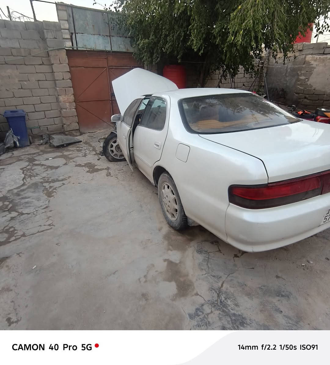 سلام عليكم كرسته للبيع موديل ٩٣ تسجيل ٢٠٠٠ باسمي  سياره رقم إنكليزي ٢٧ سنه سنويا مكفولة من الكص والنقل هذه صور توضح  سعر ٤٠  ***********  حادثها من الإمام فقط دواخل نضيفه ألون لولي
