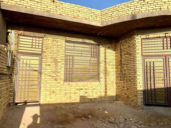 بيت في فرقه ١١ قرب السحن اااصلاحي قريب على دور الصحفيين مساحة ٢٧٠ زراعي
طابوك كونكريت
غرفتين 6*5
غرفه كامله سراميك وبياض
وحمام سرايمك وبياض كامل
البيت ملبوخ والسطح مسوينه جص البيت شغل درجه اوله
السعر ٨٠ مليون
للاستفسار او المرسله واتساب على الرقم ***********
