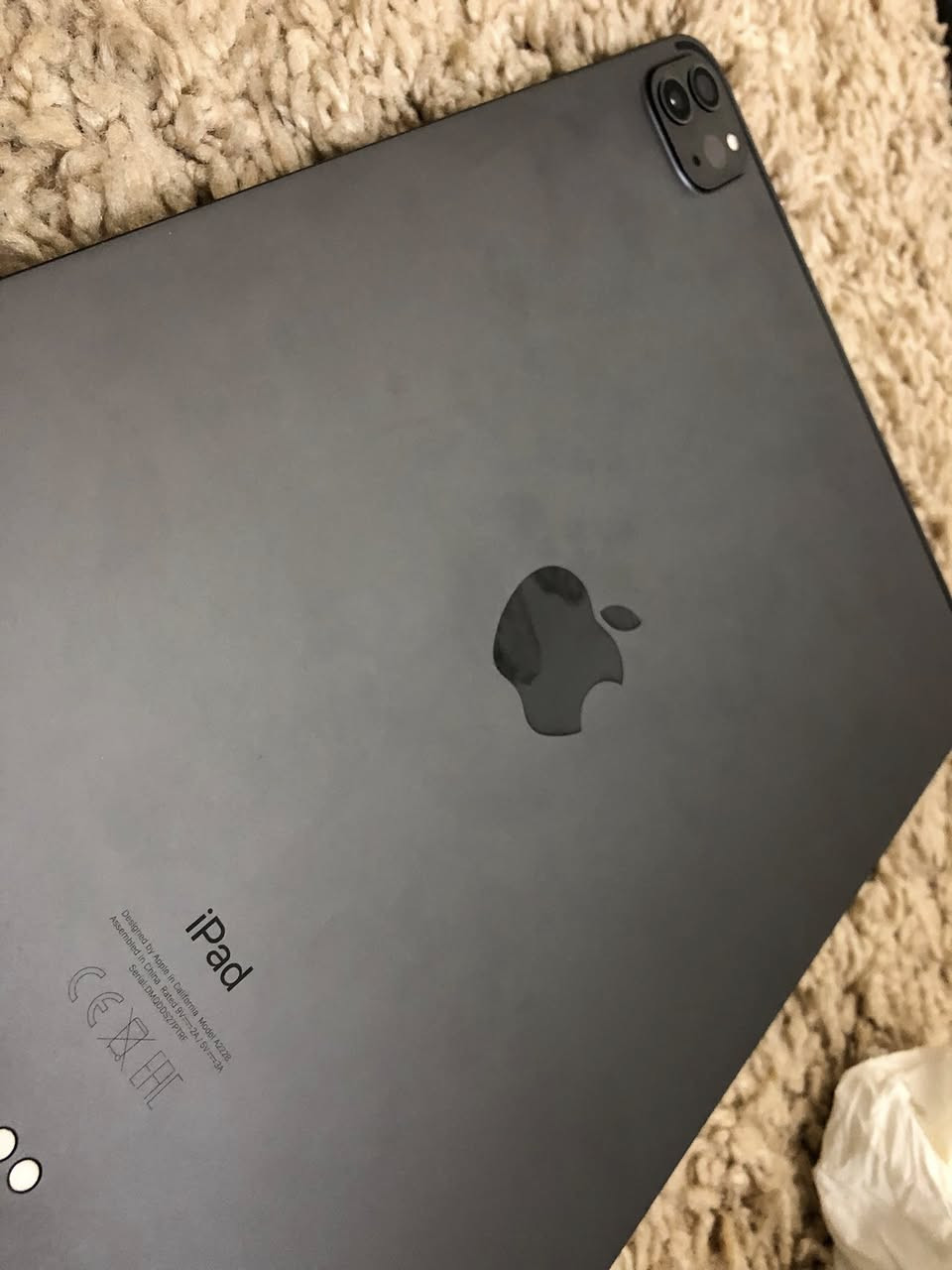 السلام عليكم
ايباد 11 pro الجيل الثاني M1
بطاريته 85 تطول استخدام العاب تقريبا ٩ ساعات و بالتصفح العادي يكفيك يوم كامل

الجهاز ما داخل صيانة نهائيًا وولا مفتوح
ببجي يدعم 120 فريم 
الجهاز نظيف و مال بيت شخطة وحدة ما بي و اني شخصيا استخدمة فقط للدراسة 
سبب البيع ما استخدمة بعد لِإن كملت دراسه 
ماكو توصيل ( توصيل ماكو ) 
للتواصل واتساب ***********

