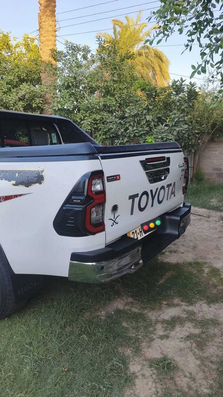 سلام عليكم للبيع تويوتا هايلوكس TRD 6V ساز فول مواصفات مكفوله كفاله عامه بيها فقط شبر بارد باب البدي الخلفي سياره كير محرك اكسل كفاله عامه بعدها عل وضع الشركه ماشيه ١٠٠ الف حقيقي سياره رقم سليمانيه الجديد بأسمي تحويل مباشر سياره نضيفه مال جناي مكاني بغداد للستفسار اتصل ***********
