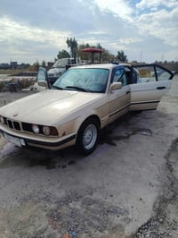 شباب بي ام 520 اصلهة بيهة مكينة وكير 25 للبيع او المراوس السيارة حلوة ...