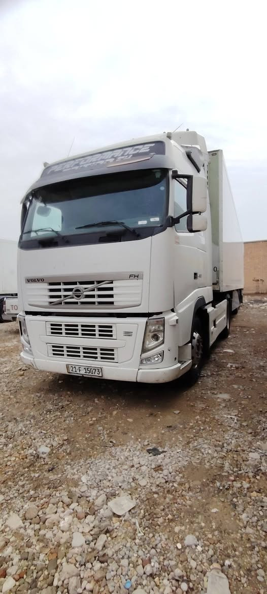 سلام عليكم فالفو البيع موديل 2010 تخم تاير سنويه مجدده 2029 جاهز الشغل ***********
