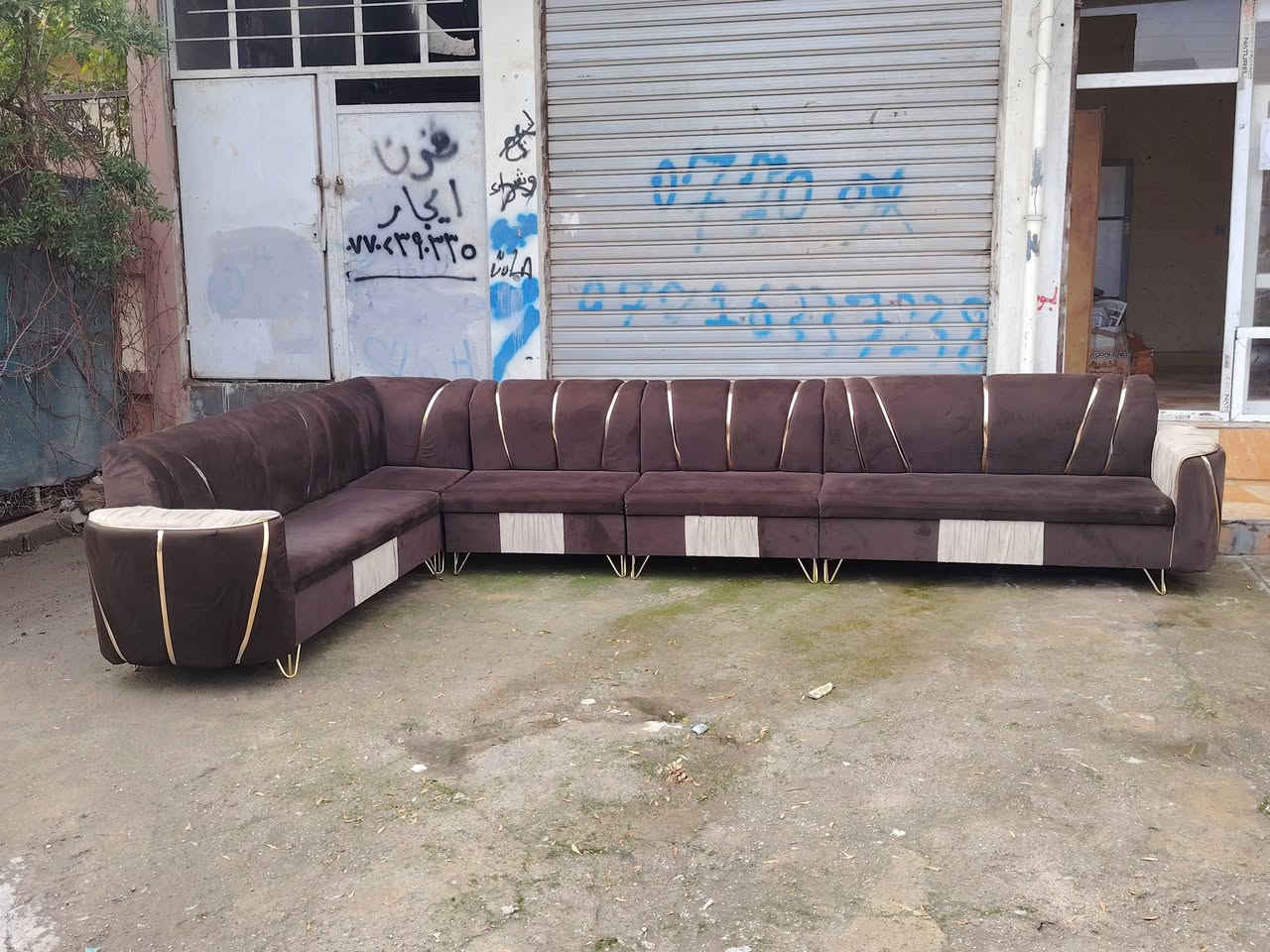 سلام عليكم ديوان للبيع 7 امتار تفصال وليس سوكي  سعر260  الف
مكاني أسرئ مفقودين ***********
