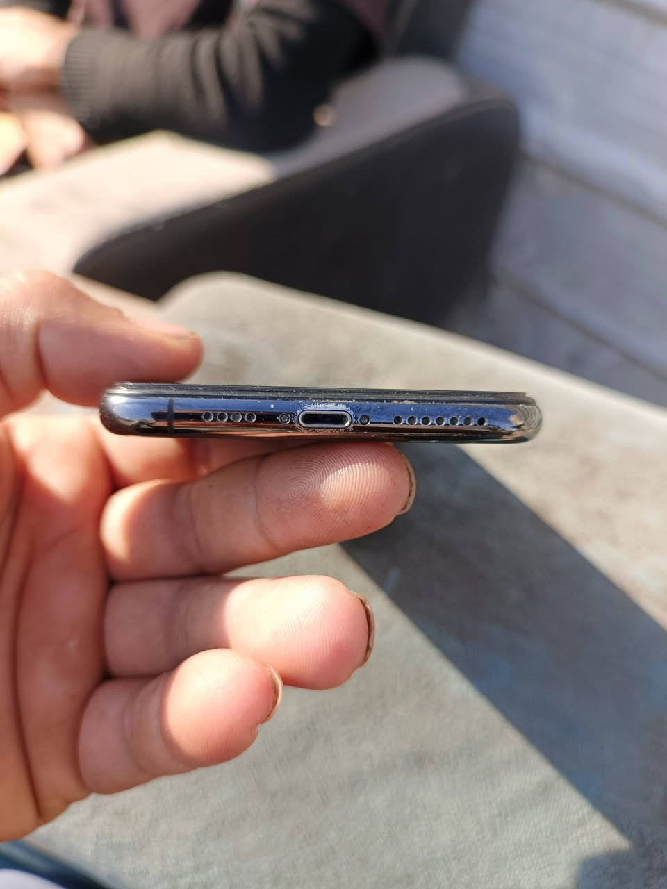 ايفون اكس ماكس ذاكره 256
مامفتوح برقي بس ضهره تبطلع البطاريه 77
جهاز كلشي شغال 
عنواني بغداد حي ور 
السعر قفله 200 
***********
