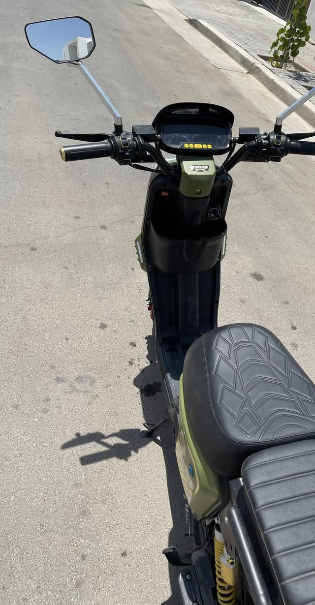 دراجة هايبرد للبيع
R9 فئة S
5 بطاريات
سويچين + بصمة
شاحنتهة الاصليه وياهة
دراجة نظيفه وجديده استخدام كم شهر 
السعر 475 الف وبيهة مجال للشراي
التواصل *********** ( يوجد واتساب )
