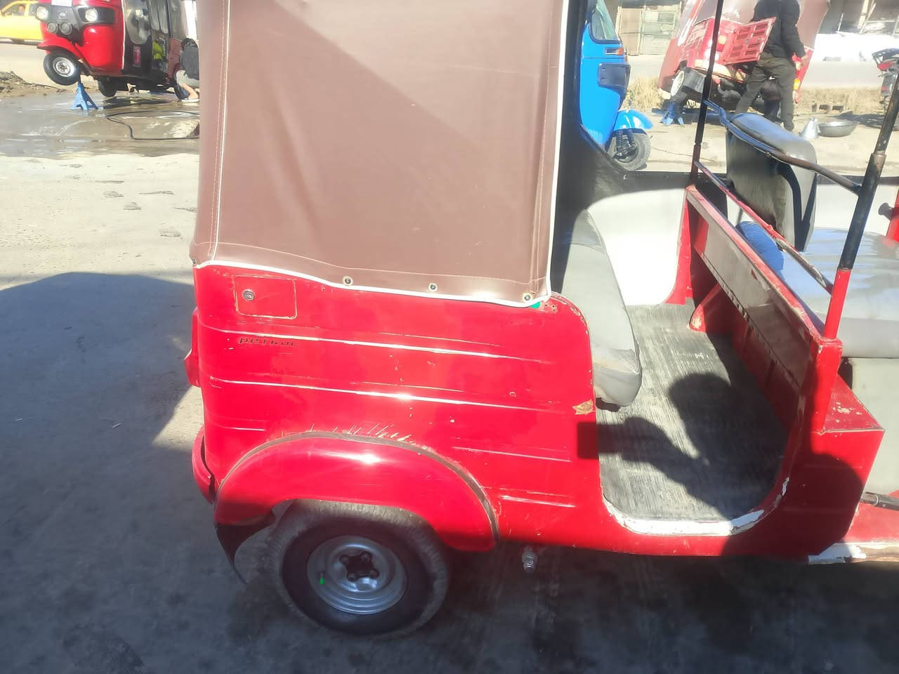 السلام عليكم ورحمه الله وبركاته اخواني تكتك البيع 2018/11/12/معمر دوس امامي وخلفي الضفاير جديد
والسلف جديد تكتك حلو نكرة عوزه تايرات خلفي فقط 
مكاني الزعفراني جسر ديالى العريفيه ***********
