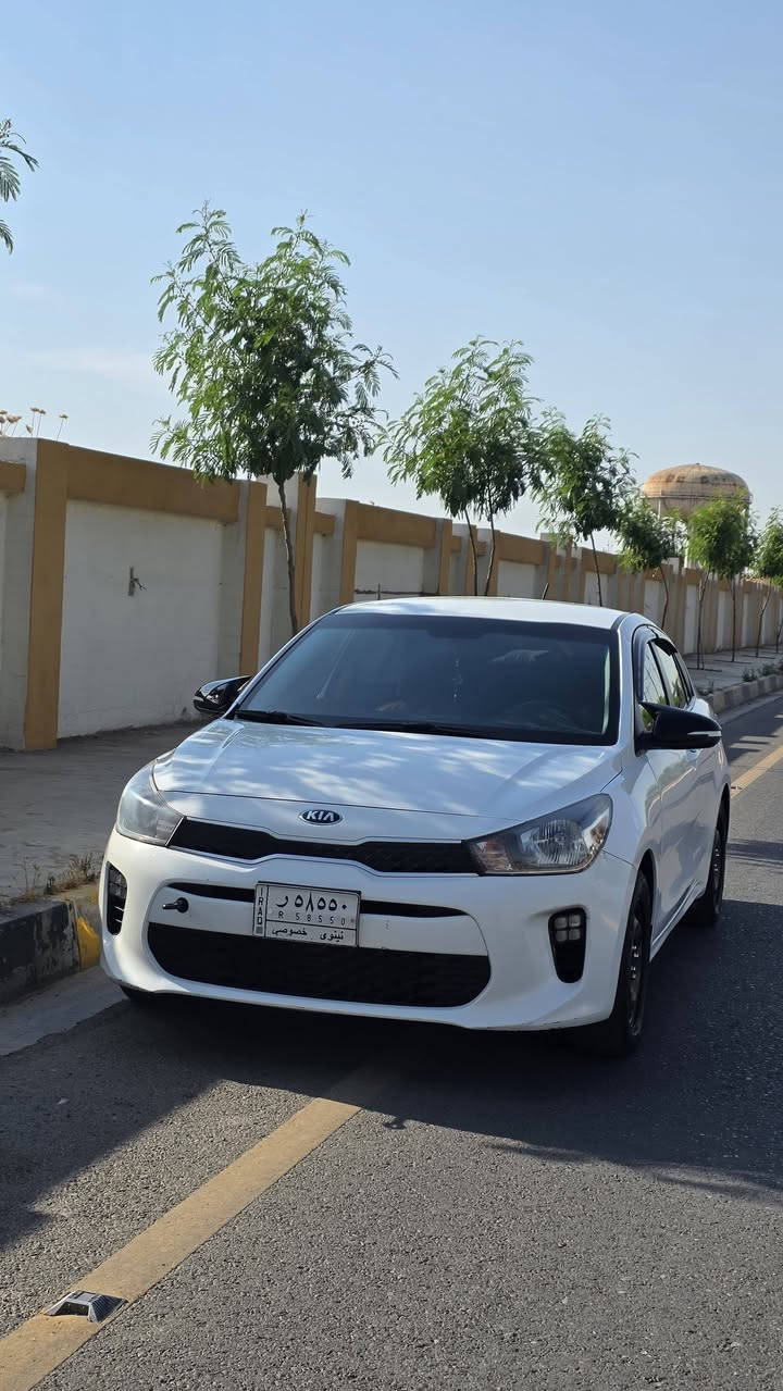 السلام عليكم
ريو مواصفات الـ S 
اربع جامات كهرب 
قفل مركزي 
شاشة Android Auto/Car Play
تحكمات ستيرن للشاشة و مثبت سرعة

رقم نينوى شرط التحويل 
السنوية تسقط بشهر الثامن 

السيارة وارد امريكي حادثها 
باب السايق وربع الجاملغ امامي بدون دواخل 

السيارة جاهزة ما بيها اي نقص 
موديل 2019 
ماشية 190,000km

محرك GDI مفتوح تعمير رنكات 
الكير AT مرغوب 

للتواصل والاستفسار :   *********** 

السعر : 110$ وقابل للتفاوض
