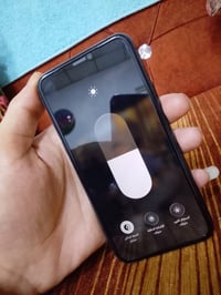 ايفون ١١ برو • ذاكرة ٦٤ • ضهر مكسور