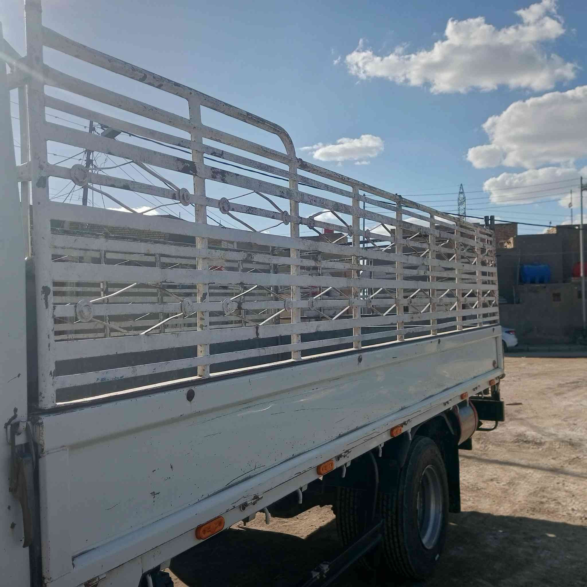 محجر كنتر للبيع نضيف عوزه صبغ السعر 450 مكان السماوه ***********
