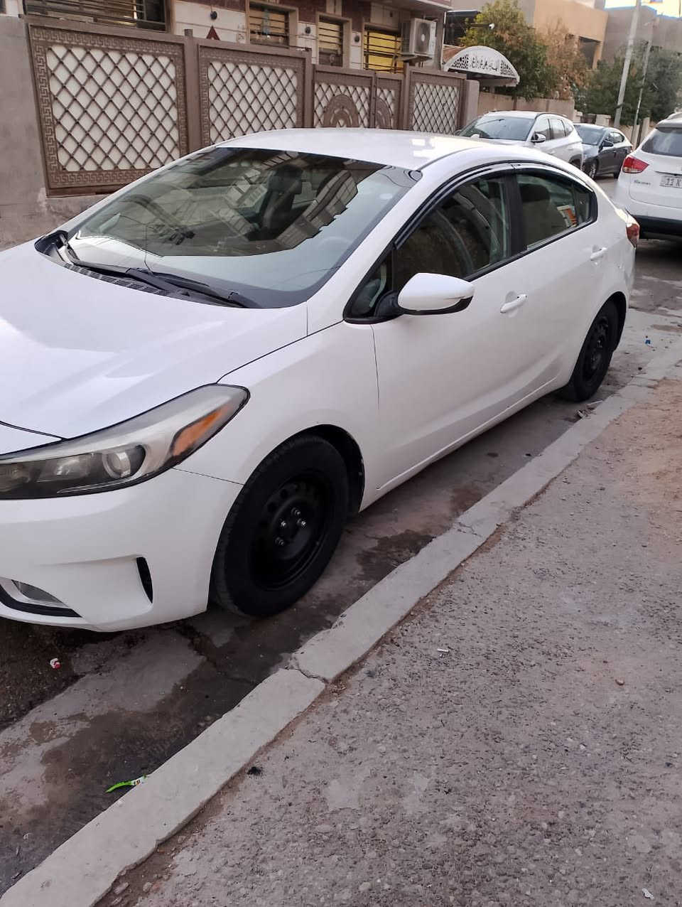 السلام عليكم فورتي 2017
جديده دواخل نضيفه 
قطعتين فقط جاملغ +بنيد 
صور الحادث مرفقه 
ماشيه 100
السعر 118$
للاستفسار 
***********
