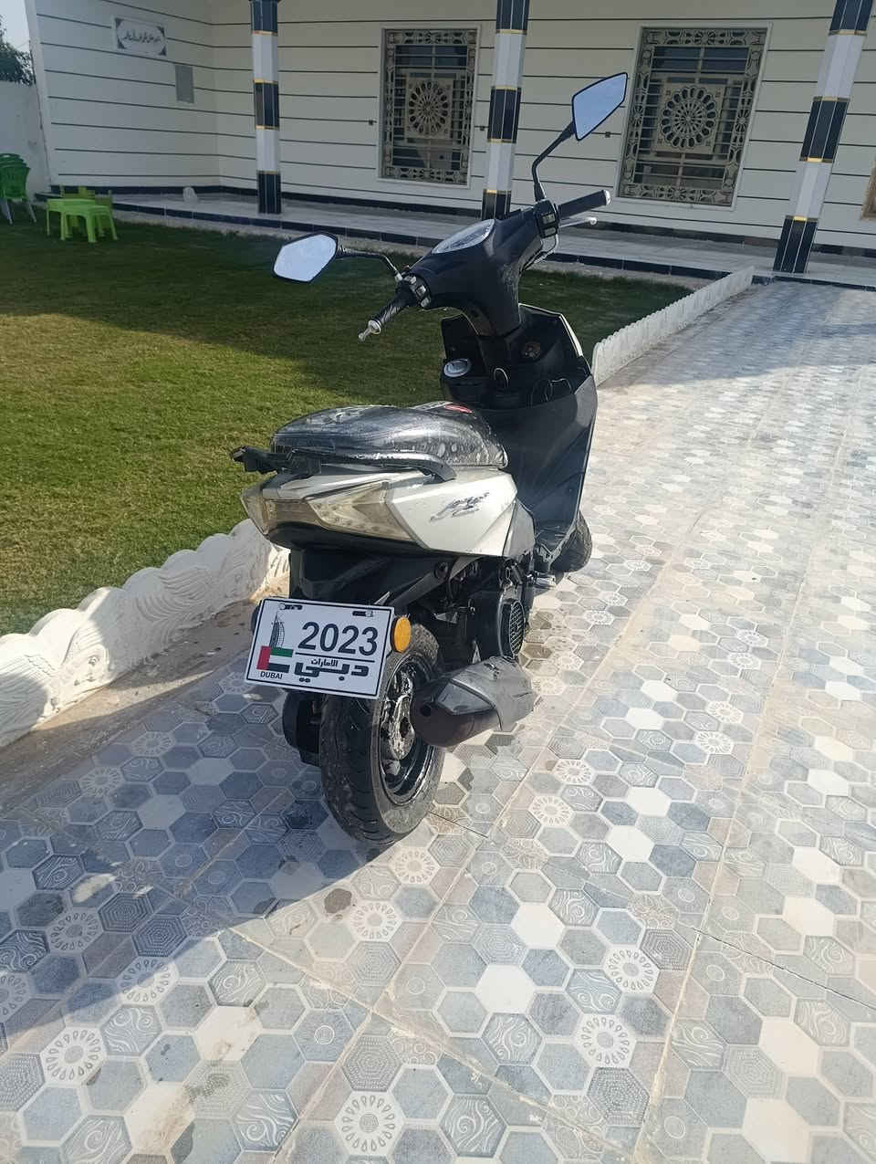 دراجه للبيع سعر 350 اتصال ***********
