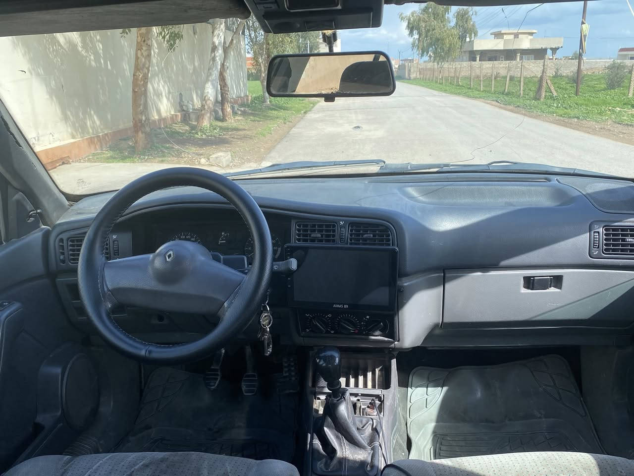 السلام عليكم 
رينو ١٩
موديل ١٩٩٣ 
رقم مسطرة     (نينوى) كابون بانزين 
جامات كهرب 
سلايت 
ستيرن بور 
اني الشرعي 
مبدللها محرك ع ايدي  وكير شرط 
درايم شفت زوج جديد طخم كذلك
كهربائيات شغاله
بدون ضرر 
السعر ٢٩$

***********
