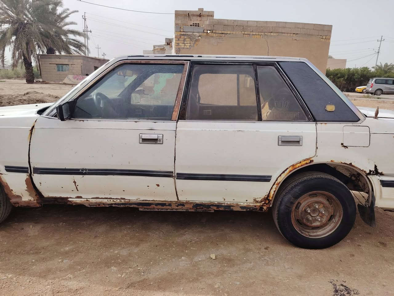 سوبر 85محرك وكير فيفيتي  ٢٤ وبيها مجال مكان السياره الوركاء السماوه هاتف ***********
