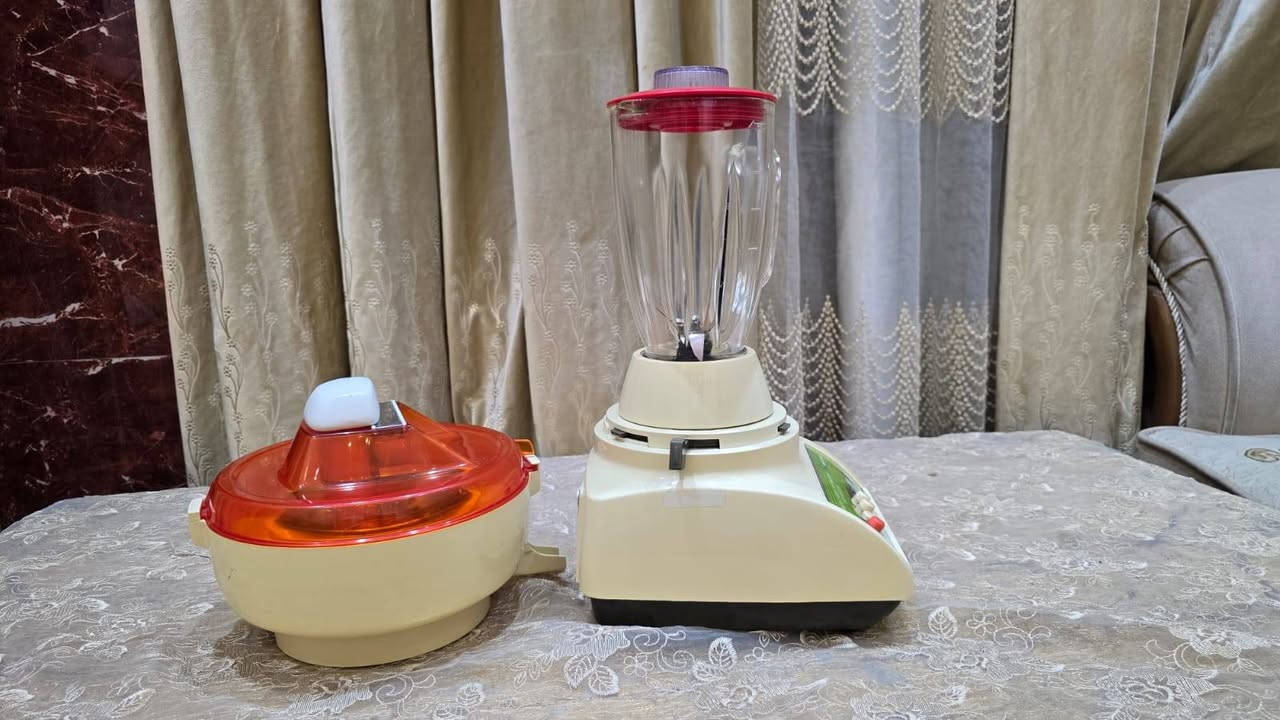 خلاط + معصاره
سانيو إنتاج اليابان 
نضافة تامه 
للاستفسار مراسله الصفحه 
او الاتصال ***********
