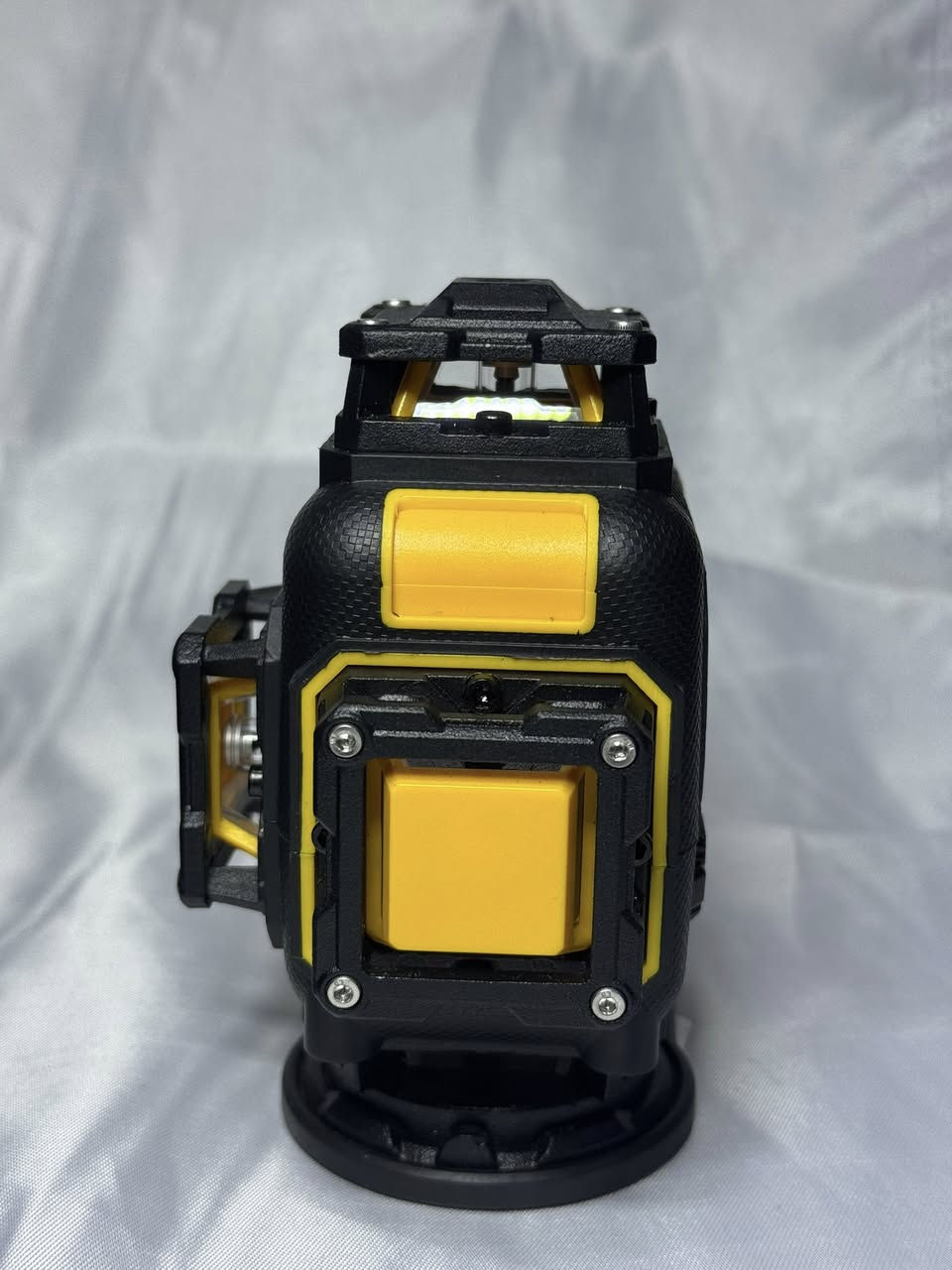 للبيع: ميزان ليزر احترافي
✔️ خطوط ليزر أفقية وعمودية دقيقة
✔️ أزرار للتحكم بالوضعيات (H / V / M)
✔️ مؤشرات LED لحالة البطارية والتشغيل
✔️ تصميم قوي ومتين مناسب للبناء والديكور
✔️ إمكانية تثبيته على حامل (Tripod)

📦 الجهاز جديد مع كامل ملحقاته
💰 السعر: 75,000

تواصل خاص او واتساب ‪+964 773 766 0452‬


**إذا كنت صاحب هذا الإعلان وتريد حذفه لأي سبب، رجاءا أرسل رسالة إلى الدعم الفني**