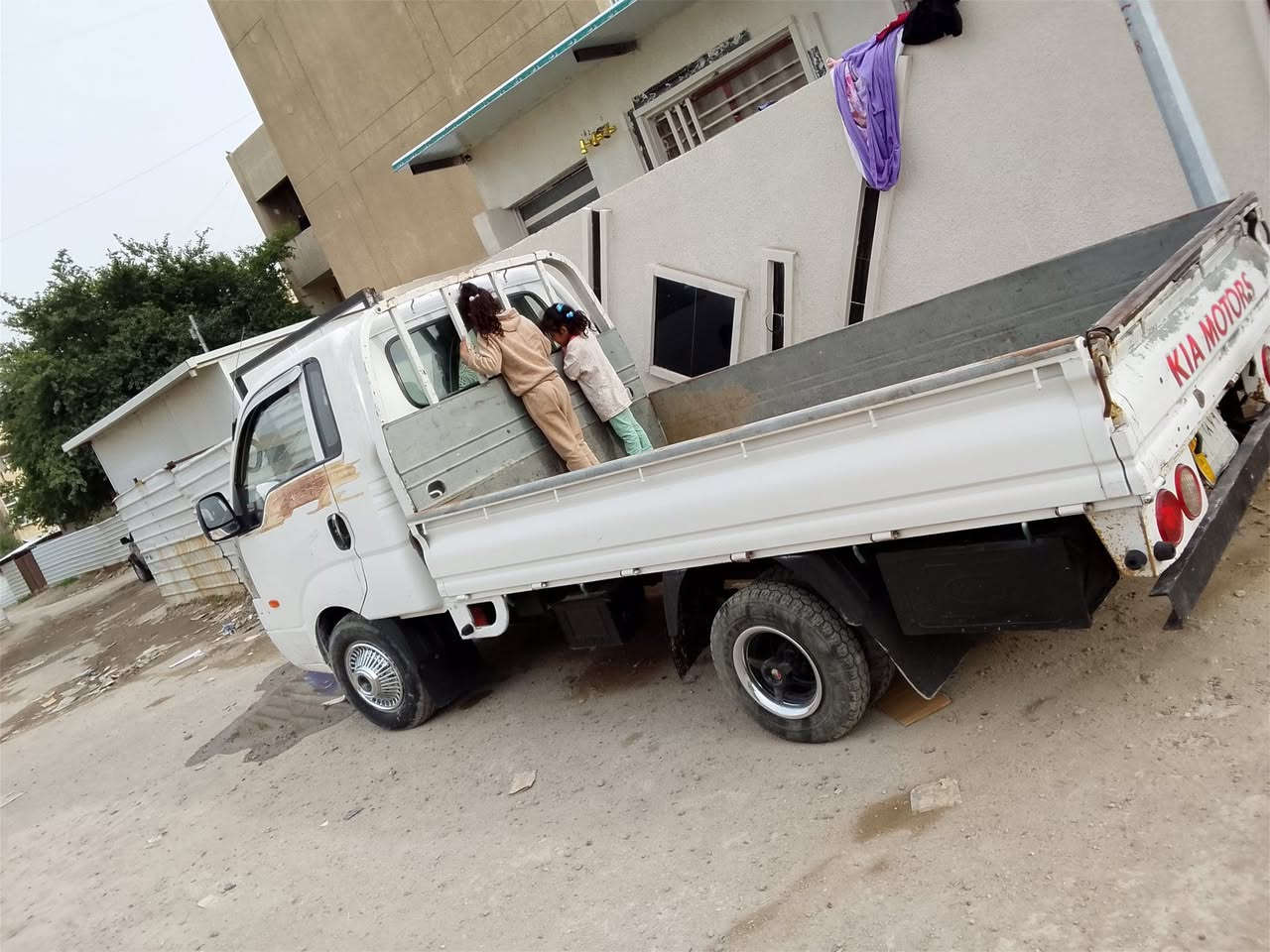 السلام عليكم كيا 2007 بسمي مشروع وطني كير ومكينه جدد ،تخم تايرات جدد صدر جديد مكينه3000 
***********
