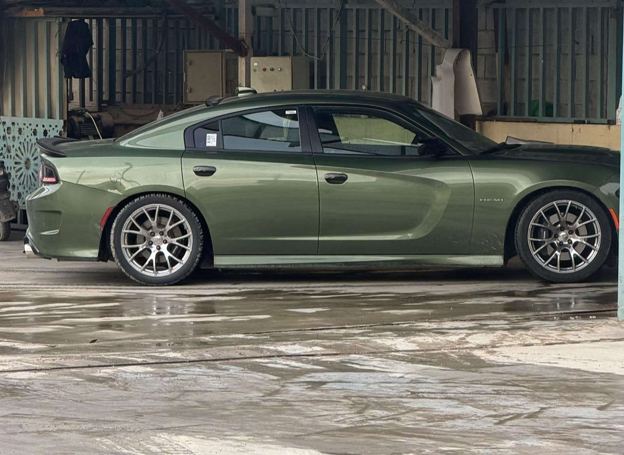 السلام عليكم 
جارجر 2022 Rt سوبر تراك باك بدون ايرباك 
اللون زيتوني مميز رقم بغداد تحويل مباشر 
بجم كبس شركة ستوك حجر بيئة وسطيات دبات كلة بلادي 
ماشية 20 الف حقيقي 
صبغ بابتين ونص جاملوغ حادثه حلو جانبي بدون دواخل شواصي لغود كفالة 
عليها ليدات متغير 
لايت زينون اصلي 
ليدات داخلية دشبول وبيبان 
كشنات كنتارة احمر 
السعر 237 مال بيع 
العنوان ديالى الخالص هبهب 
***********
