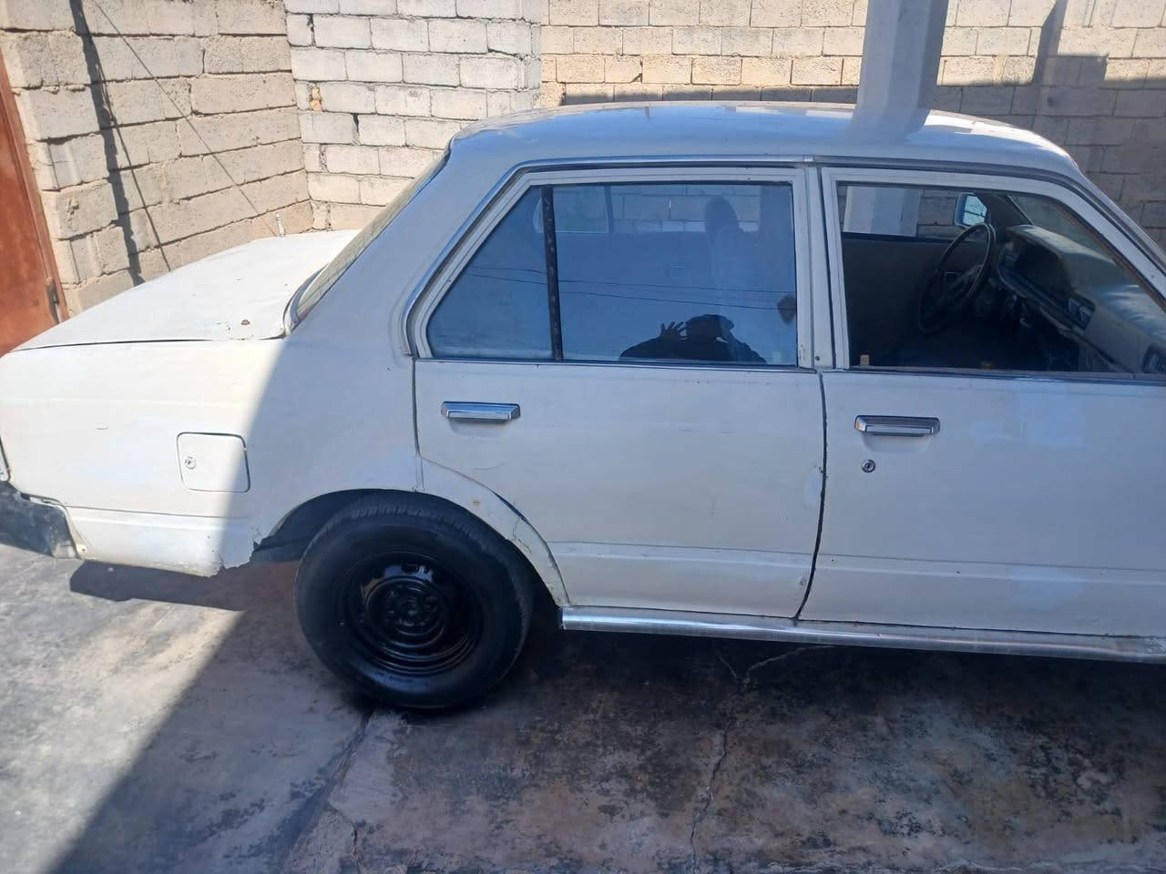 السلام عليكم. 
كرونا موديل 81
تخم تاير 
اكسل وكير جديد 
غرفتها حلوة 
سيارة جاهزة بس مكينتها بيها تنقيص 
رقم صدامي صلاح الدين السيارة بيها تحويل
العنوان: صلاح الدين 
السعر:12وبيها حك الجيه 
ترهم بيع ومراوس
للأستفسار: ***********
***********
