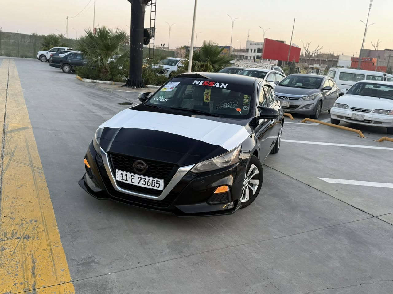 🚗 للبيع نيسان ألتيما. 2020  S   🚗
وارد أمريكي / رقم بغداد   بأسمي شرط التحويل  رقم الدولي الجديد هزه وفحص  كله جديد
محرك مكفول 🔧 / كير مكفول
تخم تايرات جديد مبدل
باتري جديد
صدر ع الوكاله كامل 
 حادث السياره طخه بسيطه يم الرقم الخلفي فقط والباقي كفاله عامه شرط  بدون ارباك بدون تبديل بدون فتح بجم كبس ع وضع الشركه  موضح بل 
  سونار  صفاح موس مكفوله كفاله عامه ماشيه 76mi    (باقي السيارة وكالة)
مواصفات السيارة S بس مواصفات خاصه تجي داخل ابيض شاشه جبيره كشن كهرباء. 
محرك 2.5 لتر / 4 سلندر اقتصادي وقوي تنفس طبيعي 
شاشة لمس وسطية 8 إنج مع بلوتوث و USB وكار بلي  
سستم كامل سبورت رياضي 
كاميرا رجوع خلفية 
كشن جلد + كهرباء
نظام سبورت
لايت زنون +لد نهاري 
ستيرن رياضي D + كاربون فايبر 
بصمه تشغل وبصمه ابواب
مثبت سرعه  
رادار امامي وخلفي وجانبي 
توقف ذاتي وخروج ع المسار 
نظام أمان حديث (ABS / Airbags)
تصميم أنيق ورياضي بلون الاسود القطران      
سيارة كاملة مكملة تجي تفحص وتشوف بعينك كعدتها حلوه وسيارة ما تصرف عليها كلشي سعر 130 وبيه مجال جدا بسيط   
مكان السياره ديالى بعقوبه   
***********
