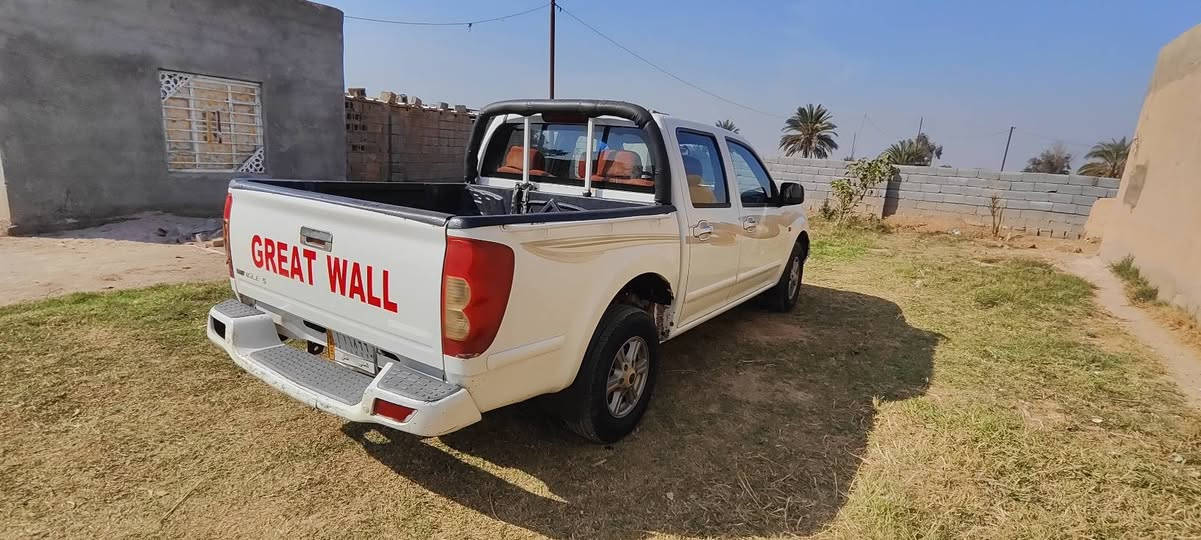 السلام عليكم سياره كريت ويل مديل 2015 مداوره ثاني يوم سنويه 2026 الشهر الثالث  مكان الدوايه 
رقم الهاتف ***********
