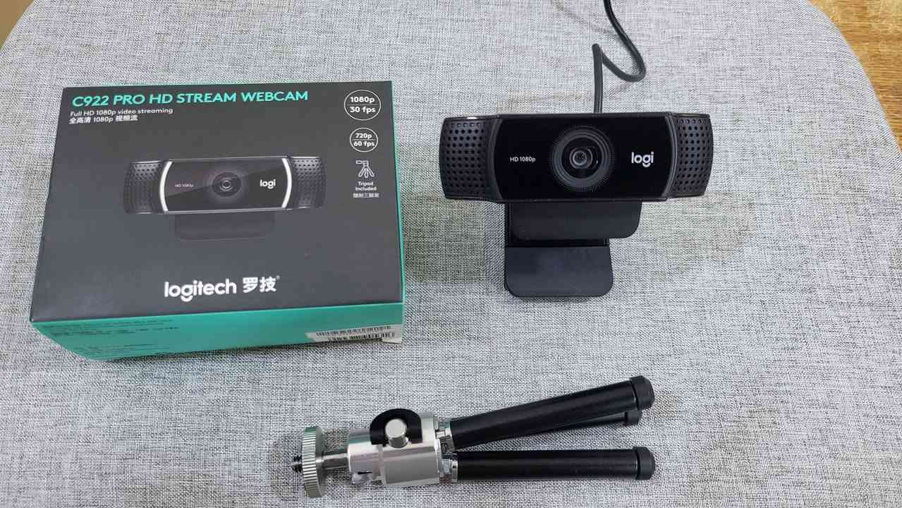 السلام عليكم
Logitech ويب كام للبيع

c922 pro hd stream webcam

1080p 30 fps

720 60 fps

صورتها كلش واضحة و حلوة تفيد جماعة البثوث و صناع المحتوى

اشتريتها قبل شهر استخدام كلش قليل اخت الجديدة

١٢٥ الف

مكاني بغداد الكاظمية
***********

