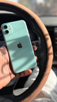 ايفون ١١ • ١٢٨ جيجا • بطارية ٨٢%