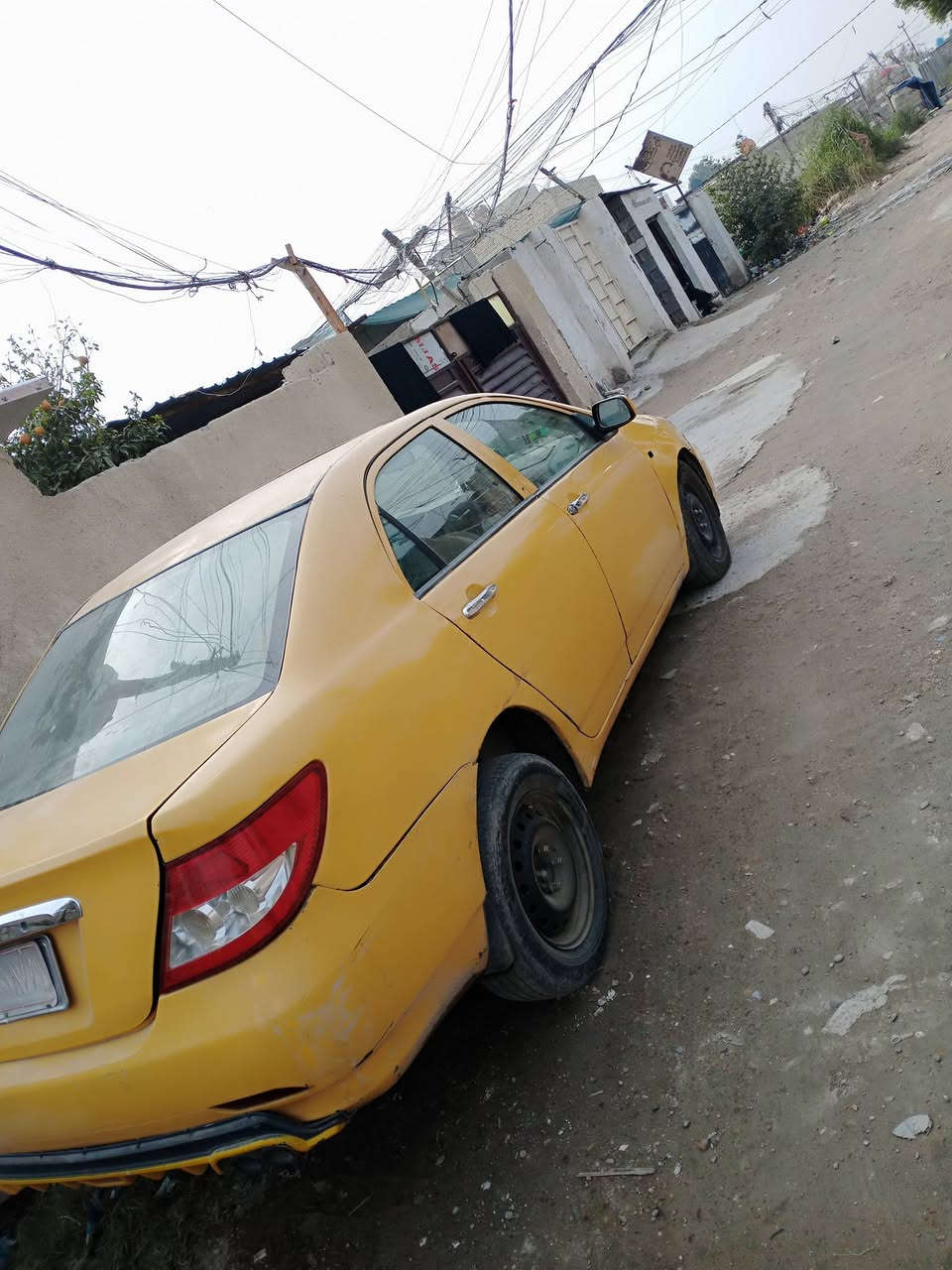 السلام عليكم سياره بي وايدي اس ثري مديل 2013 السياره جاهزه كير ومحرك كورلا خير من  كله جديد كهربائيات كله شغاله وجديده وخير من الله (ملاحضه السياره رقمه صدامي وراعيهه موجود) التواصل على الرقم *********** ومكان السياره بغداد
