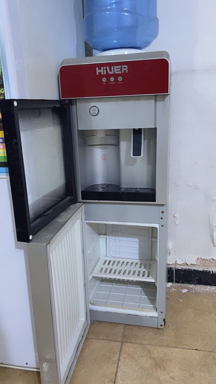 براد ماء للبيع  استعمال اقل شهر جديد شغال حار و بارد و جوه ثلاجه ب 110 و بي مجال


**إذا كنت صاحب هذا الإعلان وتريد حذفه لأي سبب، رجاءا أرسل رسالة إلى الدعم الفني**