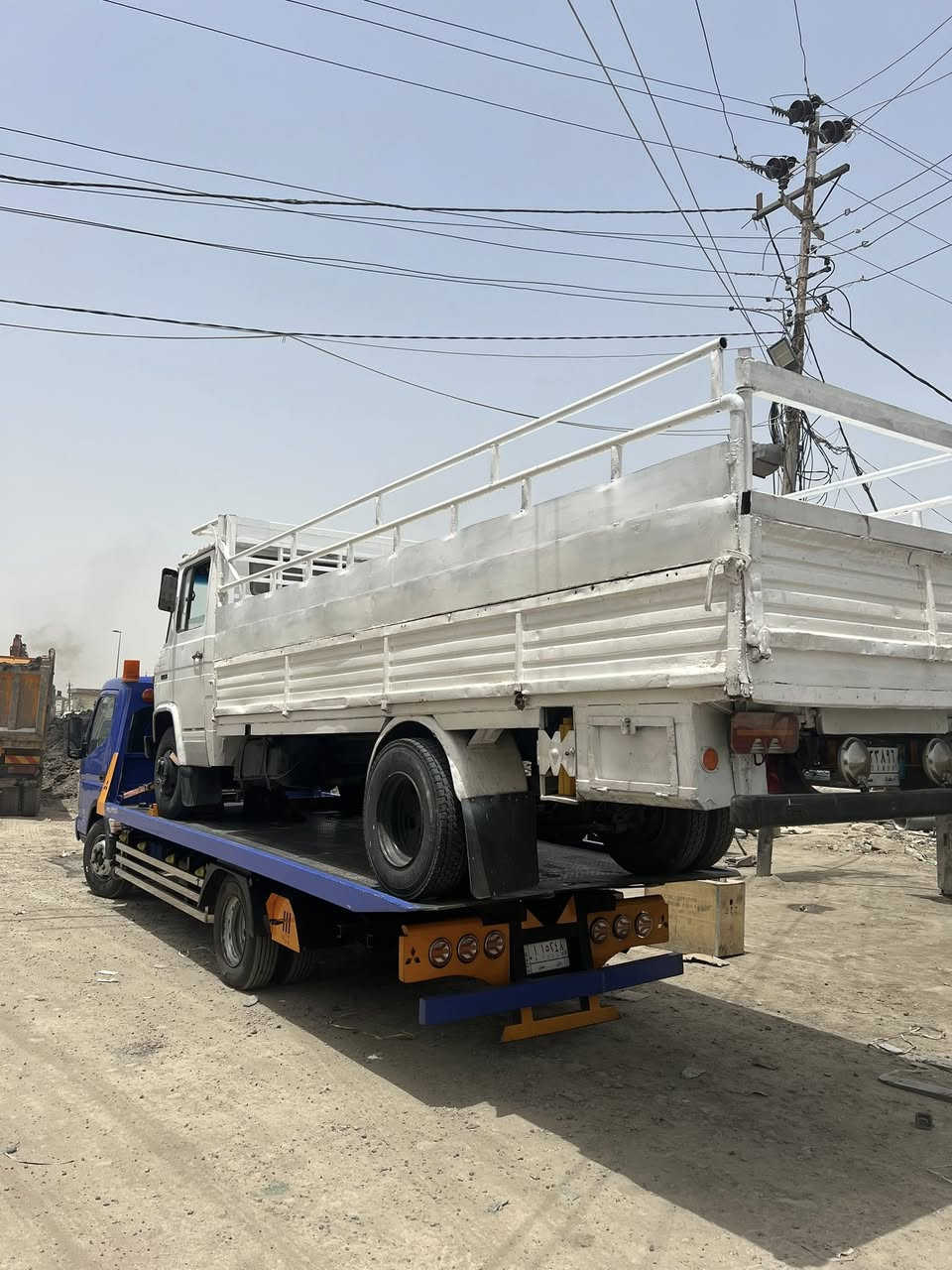 للبيع
كنتر سطحيه 
موديل:2005
تدفئه تبريد 
بدي ثلاث جكات 
طول البدي:5/85
تخم تاير 
رقم بابل 
سنويه لل28
مكان السياره العزيزيه 
رقم الهاتف ***********
