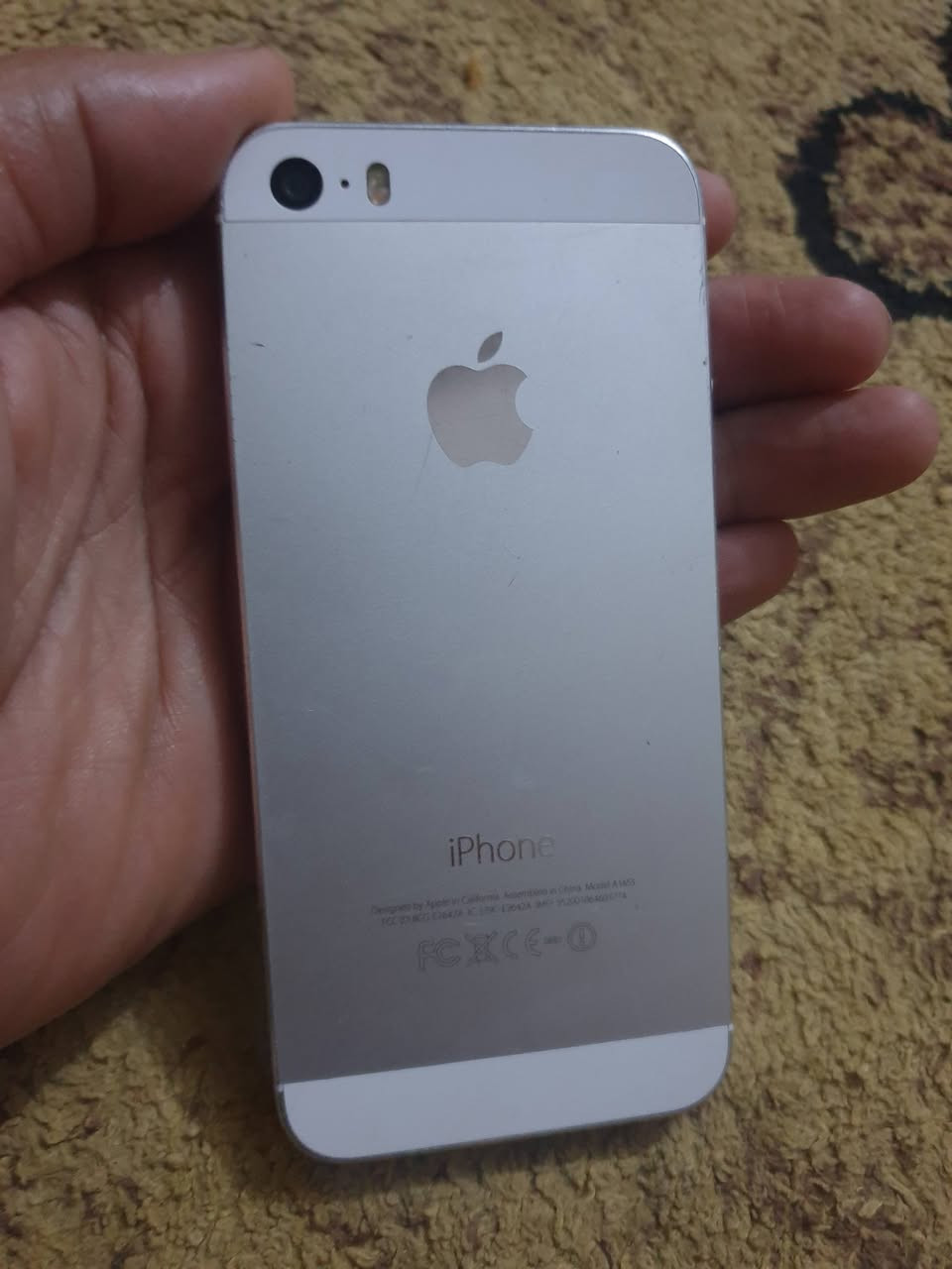 ايفون 5s الجهاز نظيف الذاكره 32 كله شغال بصمه شغاله سعره الجهاز 50 مكاني بغداد جرف النداف مقابيل شركه العمه لسيارات ***********
