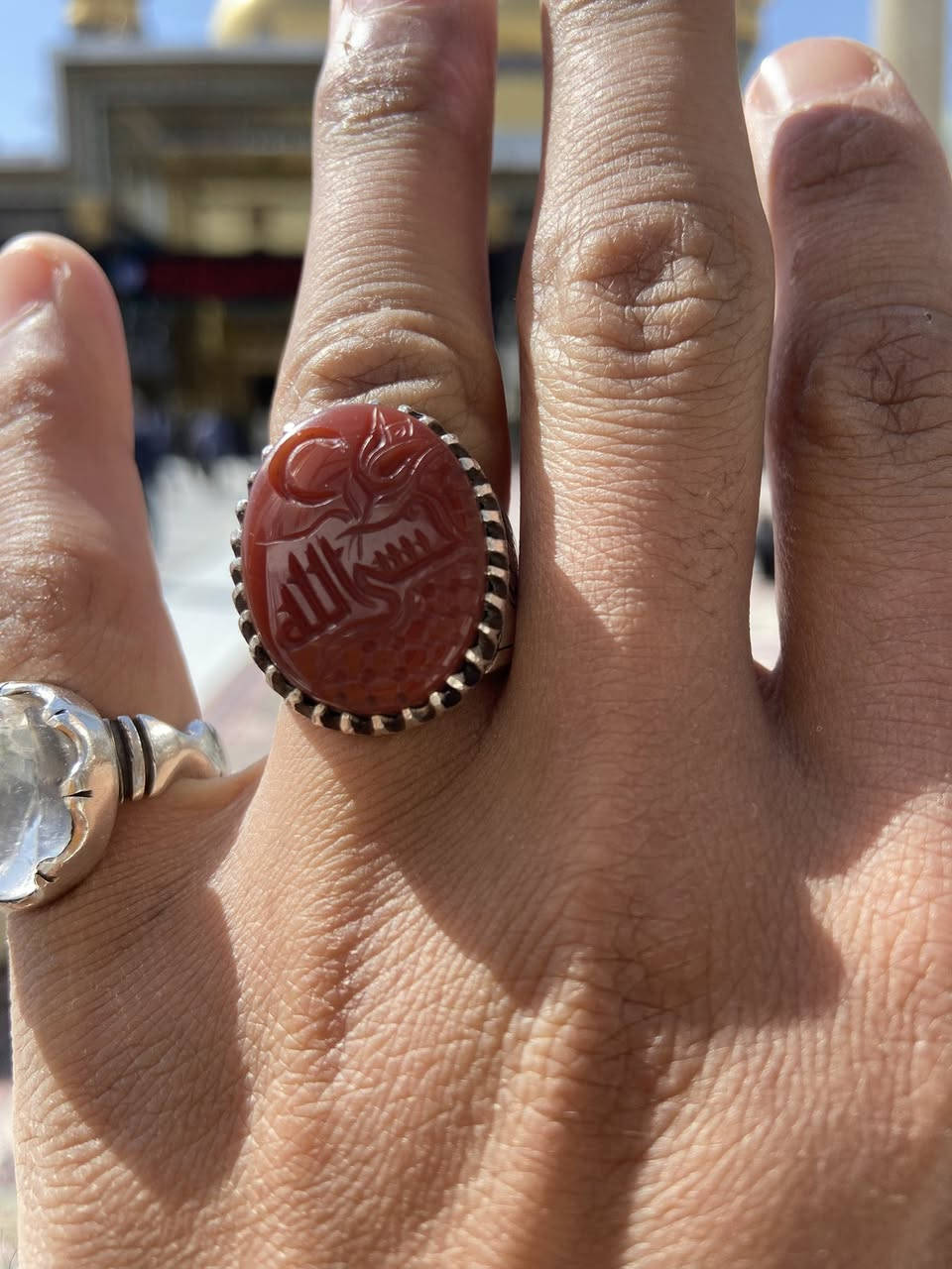 يا الله، اللهم صلِّ على محمد وآل محمد
من رحاب  مولاي موسى بن جعفر ومحمد الجواد (صلوات الله عليهم أجمعين)، وفي هذه الأجواء المباركة، أتشرف بأن أقدم لكم تحفة من العقيق اليماني الكبدي الأصيل.
ملاحظة: الخاتم مخصص لأصحاب الأذواق الرفيعة والمقتنين المتميزين.
📜 تفاصيل النقش والبركة:
الخاتم منحوت وفق ما جاء في حديث مولانا الرضا (عليه السلام) في وصف خاتم أبيه الحسن الكاظم (عليه السلام):
• الوجه: نقش (حسبي الله) مع وردة وهلال، بدقة وفن عاليين.
• الباطن (من الخلف): منقوش بدعاء الإمام الكاظم (عليه السلام) المشهور لطلب الفرج والرزق:
"اللَّهُمَّ إِنِّي أَسْأَلُكَ بِالْوَحْدَانِيَّةِ الْكُبْرَى، وَالْمُحَمَّدِيَّةِ الْبَيْضَاءِ، وَالْعَلَوِيَّةِ الْعُلْيَا، وَبِجَمِيعِ مَا احْتَجَجْتَ بِهِ عَلَى عِبَادِكَ، وَبِالاسْمِ الَّذِي حَجَبْتَهُ عَنْ خَلْقِكَ فَلَمْ يَخْرُجْ مِنْكَ إِلاَّ إِلَيْكَ، صَلِّ عَلَى مُحَمَّدٍ وَآلِهِ، وَاجْعَلْ لِي مِنْ أَمْرِي فَرَجاً وَمَخْرَجاً، وَارْزُقْنِي مِنْ حَيْثُ أَحْتَسِبُ وَمِنْ حَيْثُ لا أَحْتَسِبُ، إِنَّكَ تَرْزُقُ مَنْ تَشَاءُ بِغَيْرِ حِسَابٍ."
الصياغة الفنية:
صياغة يدوية فاخرة وجميلة جداً، تتزين برمزية قبب الجوادين (عليهما السلام)، مع صورة رمزية لمولانا الكاظم (عليه السلام) تضفي على الخاتم هيبة ووقاراً منقطع النظير.
قياس الخاتم 20-21
منقوش لليلة استشهاد مولانا الكاظم عليه السلام
للسعر التواصل مع الرقم وتساب او اتصال
***********
