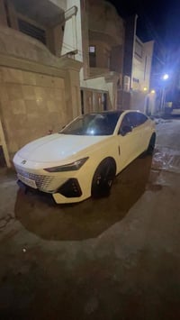 شانجان UNI V خليجي  سيارة بأسمي رقم بغداد تحويل ثاني يوم ماشيه 34 الف ...