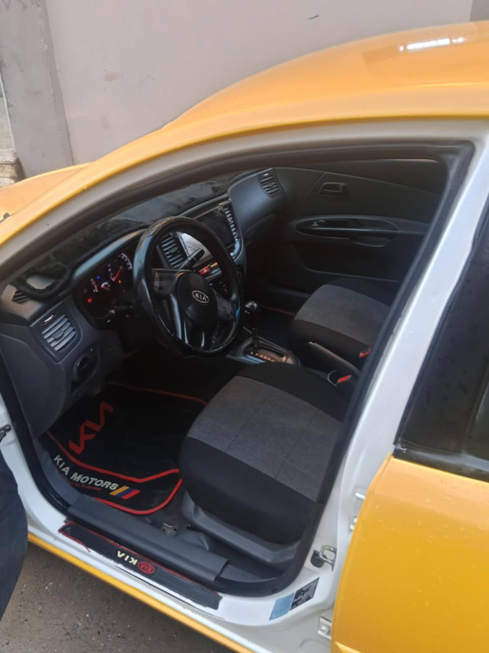 السلام عليكم كيه ريو 
2011 ضرر براس الجاملق الامامي السعر 103وبيها مجال اخوان بس الشراي يخابر فدوه ***********
