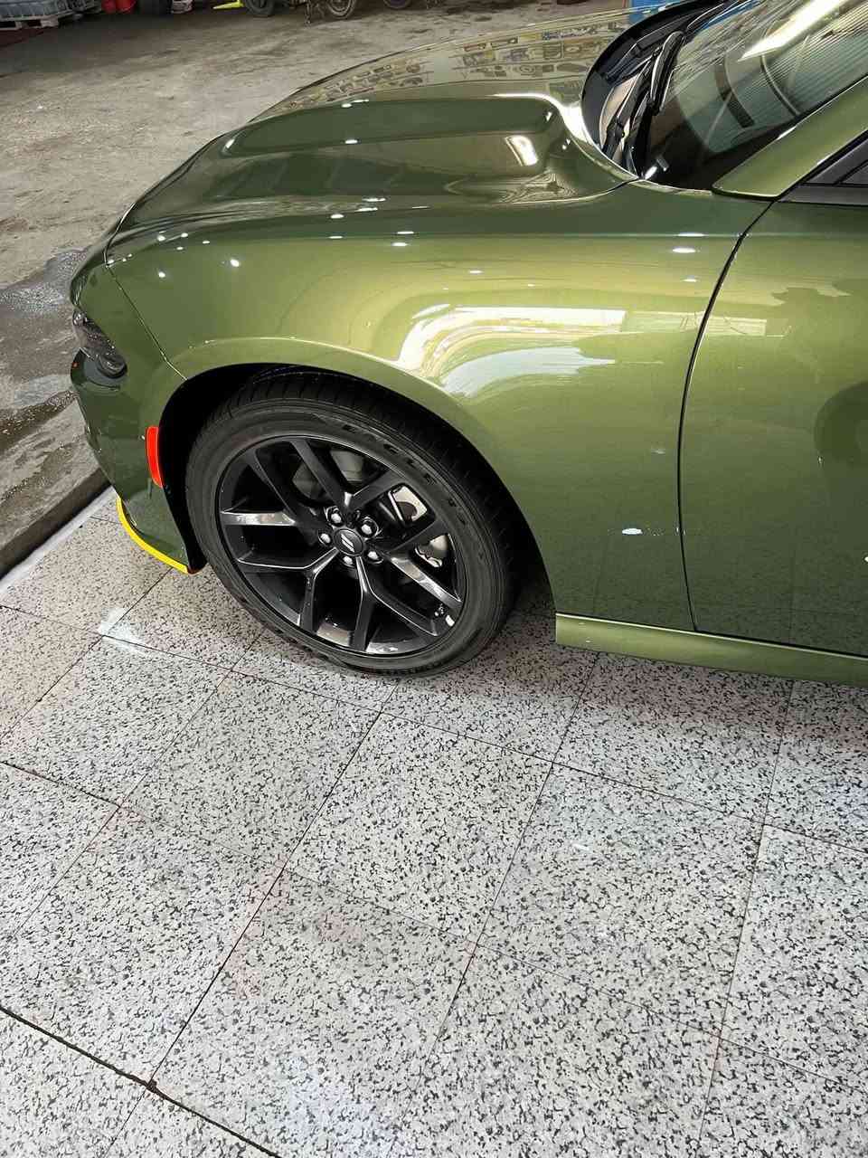 جارجر 2023جي تي بلاص ادشن  رادار امامي  رادار جانبي 
‎رقم بغداد  الجديدالدولي 
‎كفاله عامه ع وضع الشركه  
‎وكاله هارلم ضمان  3سنوات
‎ . (خليجي) .  السيارة حرة بسمي ثانيوم احولك 
‎العداد :9الف  
‎المحرك : V6.  3.6L . 
‎المواصفات : 
‎* ويل قياس 20 انچ اسود .  
‎* نقطة عمياء .  
‎* مصابيح أمامية زنون .  المري قلاب عند الرجوع للخلف المريا بيه نقاط عميا وهيترات 
‎* كشافات الضباب زنون .  
‎* المصابيح الأمامية مع LED .  
‎* حساسات .  
‎* شاشه كبيرة مع نظام ملاحة نفكيشن GPS . 
‎* الشاشة مع اوپشنات SRT .  
‎* سستم صوت الپاين . 
‎* فتحت سقف (سلايد) .  
‎* مقاعد أمامية كهربائية عدد 2 .  
‎* ذاكرة لحفظ وضعيات الجلوس (ميموري) .  3
‎* مقاعد أمامية تبريد وتدفئة .  
‎* مقاعد خلفية تدفئة .  
‎* تشغيل عن بعد .  
‎* ستيرن كهربائي .  
‎* تدفئة ستيرن .  
‎* محدد سرعة .  
‎* تلفون بلوتوث .  
‎* كاميرا خلفية . 
‎الجنطة ذكية 
‎* مرايا متحسسة للاضاءة العالية . 
‎* كير شفتر بالستيرن .  
‎* دخول ذكي (بصمة) . 
‎السياره خليجي وعليه ضمان شركة هالم قيادة ذاتية معلومات عل شاشة كل الاعطال قياس ظغط الاطارات عل شاشة مكاني السيارة مغلفةppfمن الزيرو كله اوبي ظمان10سنوات اب  بغدادمغلفه العنوان ناصريه***********اوكل تبديلة دهن يم صيانت  هارلم  شرط برغي مامفتوح بيهة على وضع الشركة السعر 380$ اوبيه داشكام اصلي من الشركة ابو الجي بي اس كامرت حوادث اوتسجيل داخل اوخارج السيارة صورة اوصوت 4Kفول اجدي
