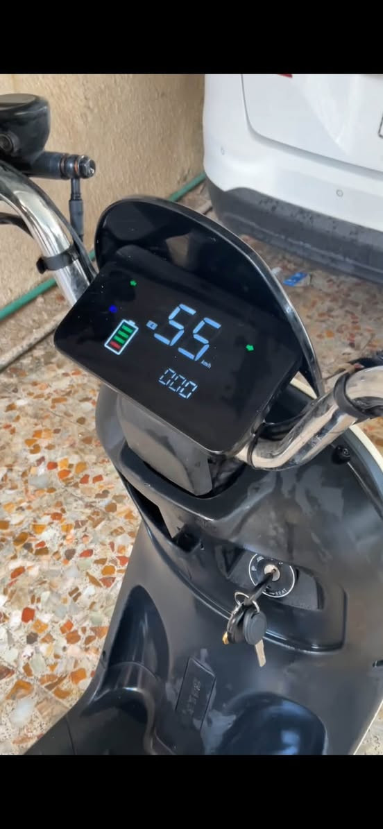 ‏للبيع دراجة ريان بوليس السعر 420,000 دينار وبيها مجال الرقم (***********)
