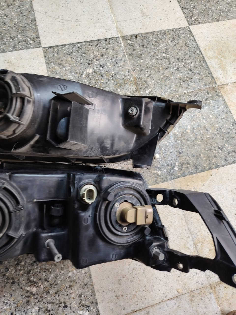 سلام عليكم لايتات مارك نفخ حاويه للبيع ب١٥٠قفل العنون نجف ***********
