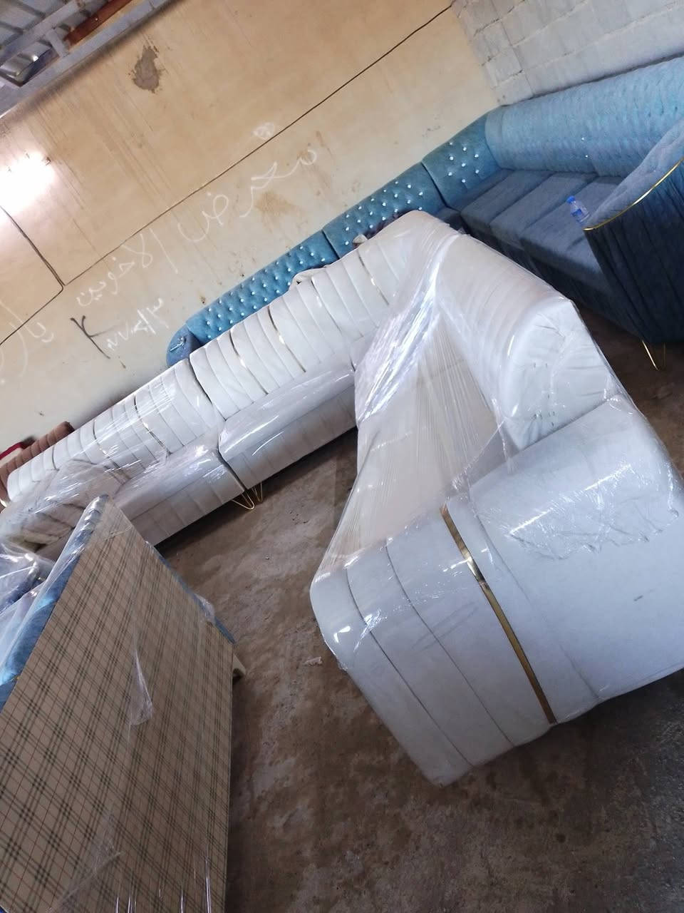 معرض ومزاد ام زهراء وشعندك نشتري ***********
