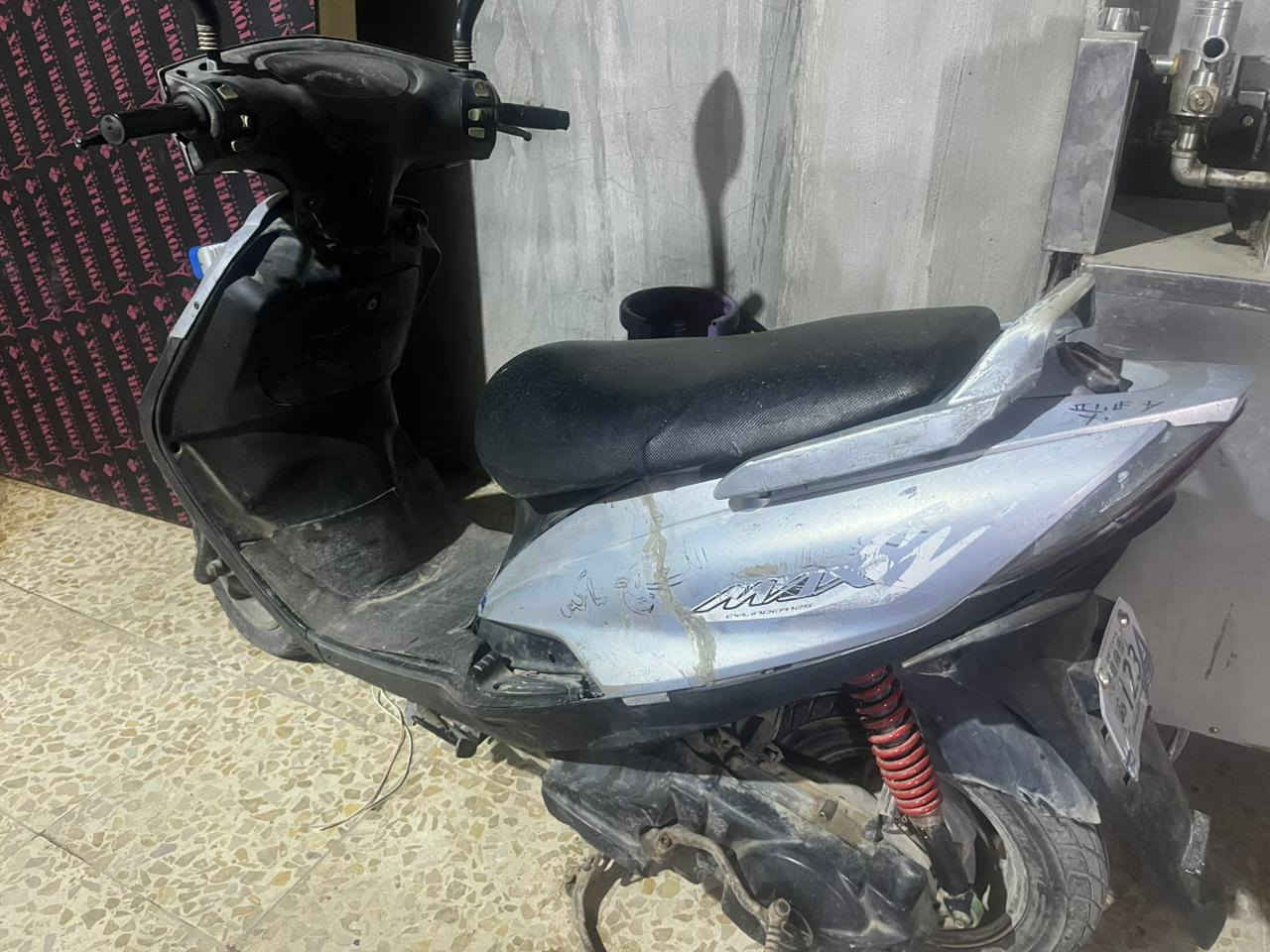 السلام عليكم
دراجه ماكس ثعلب 
دراجه نضيفه فقط واير انكطع بل كهربائيات 
سرعه ١٤٠ 
سعرها ١٥٠ وبيها مجال
مكاني قرب مجمع بسمايه
دراجه كابريتر جديد نضيفه فقط كهربائيات


**إذا كنت صاحب هذا الإعلان وتريد حذفه لأي سبب، رجاءا أرسل رسالة إلى الدعم الفني**